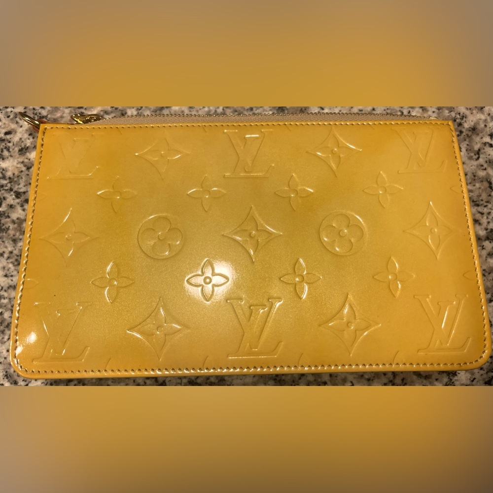 **SOLD**Louis Vuitton Pochette Lexington Vernis Leather
